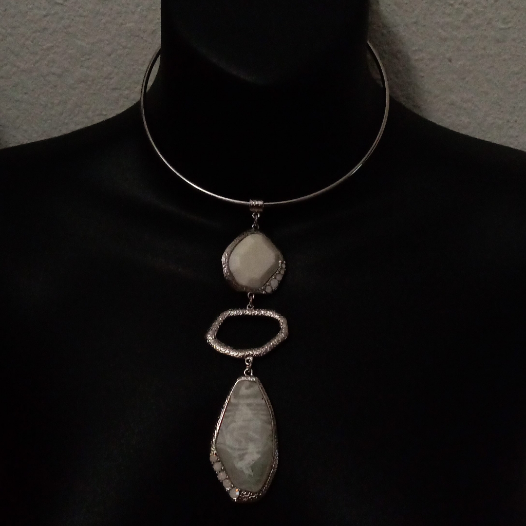 Erica Lyons Tone Coil Necklace With Pendant Nwt 18$